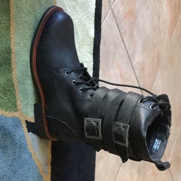 Signature red stitch boots - Picture 2 of 4